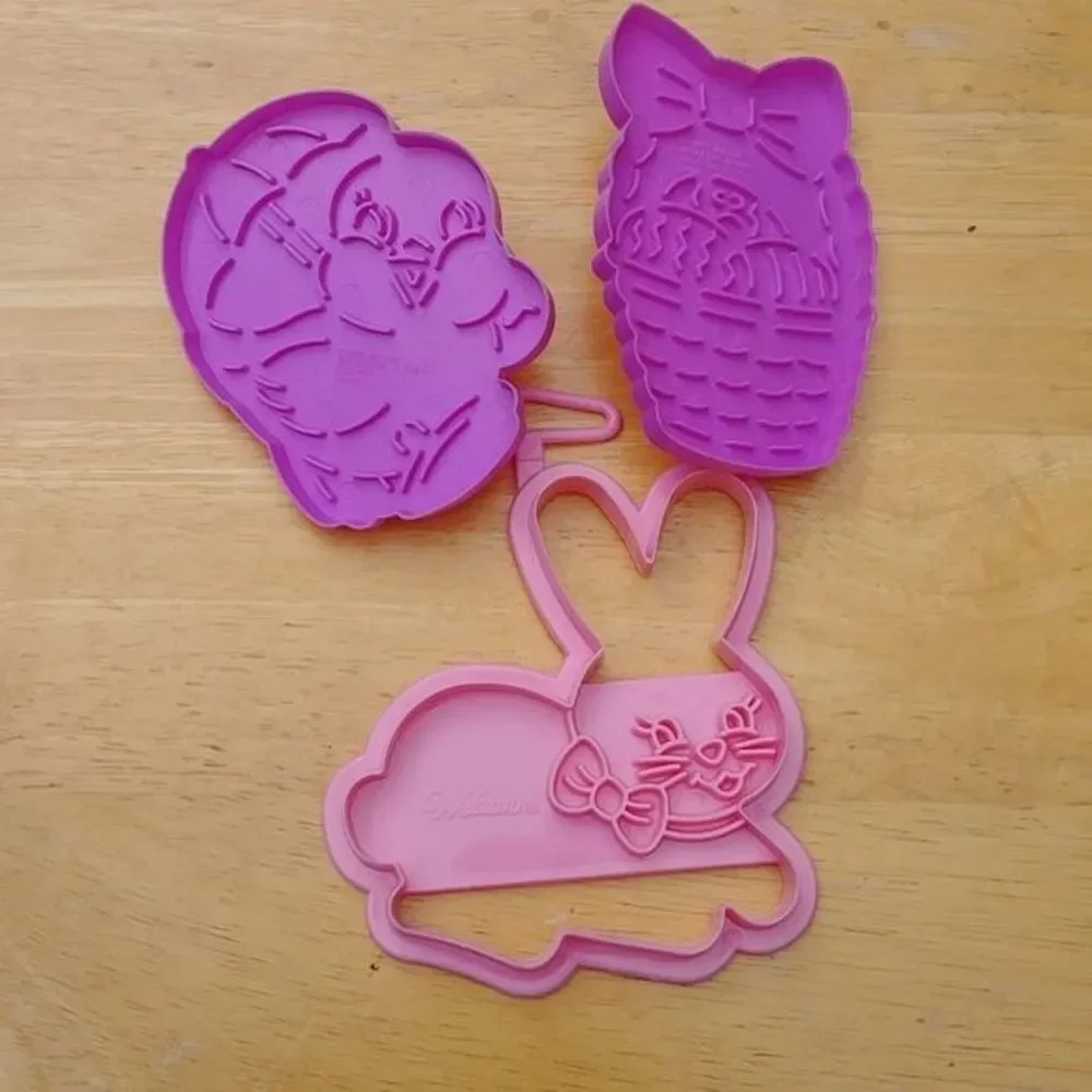 Vintage Wilton Easter Cookie Cutters‎